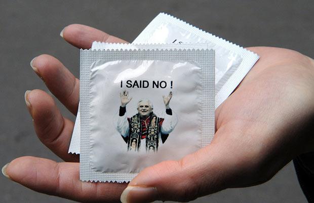 pope-condoms_1372835i