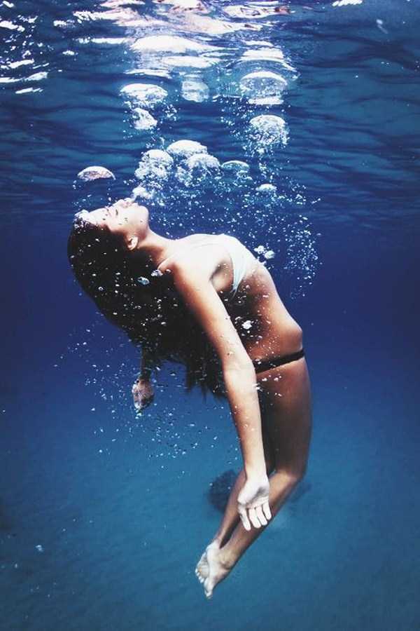 sexy-underwater-girls-30