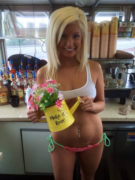 sexy_baristas_that_you_will_wish_were_serving_your_coffee_640_69